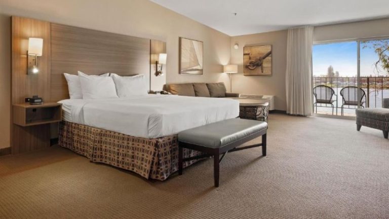 Executive Inn & Suites