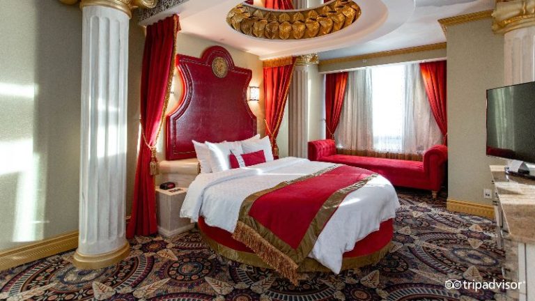 Fantasyland Hotel