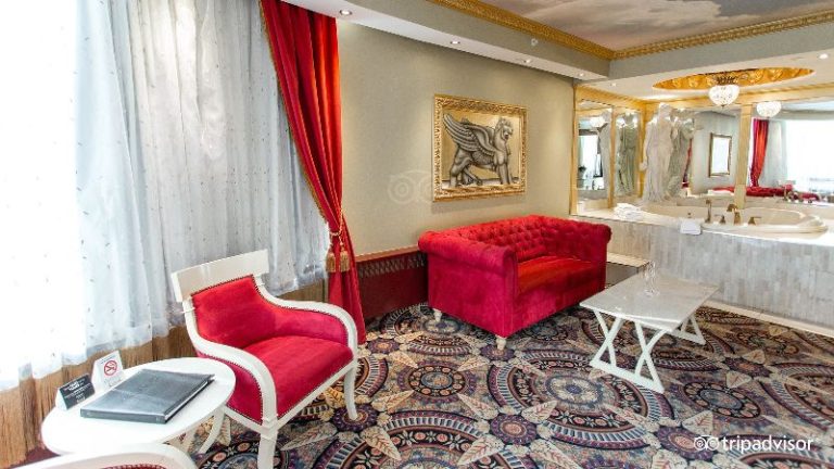 Fantasyland Hotel