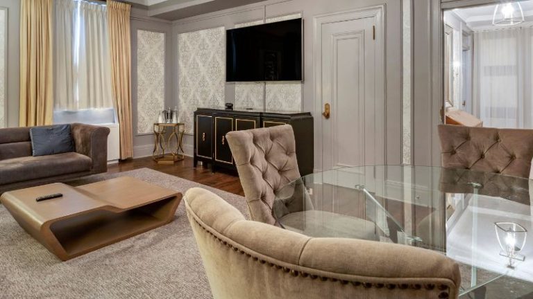 Fort Garry Hotel, Spa and Conference Centre