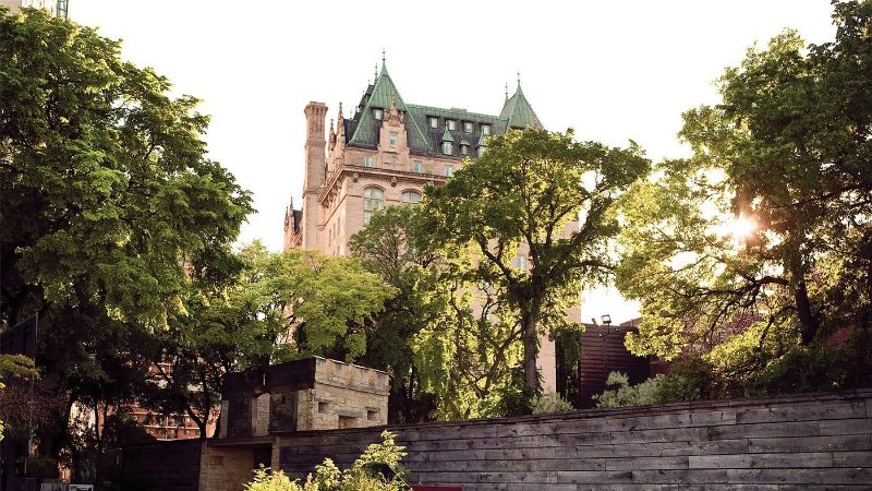 Fort Garry Hotel, Spa and Conference Centre, room with private jacuzzi, photo 7