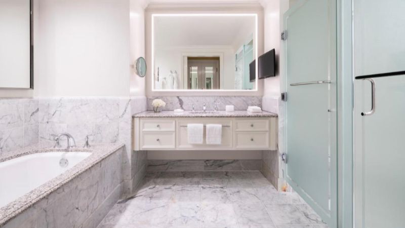 Four Seasons Hotel Westlake Village, California, room with private jacuzzi, photo 2