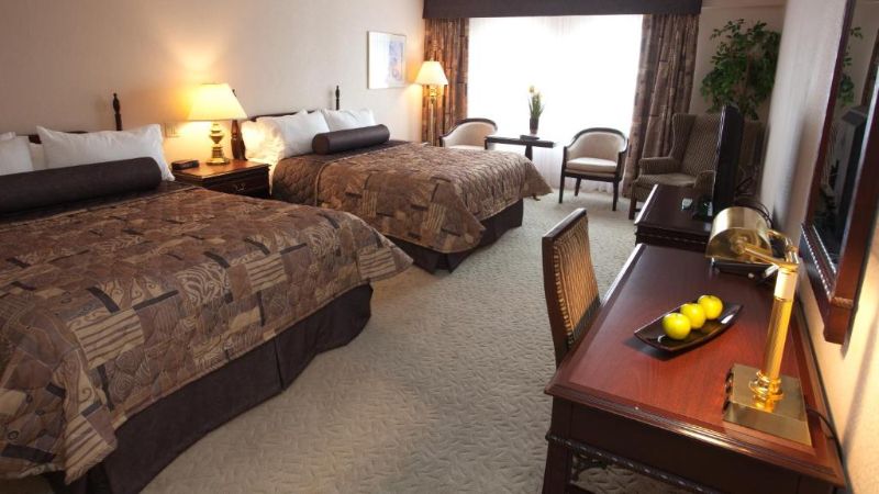 Fredericton Inn, room with private jacuzzi, photo 3