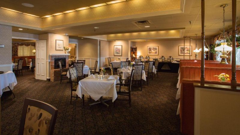 Fredericton Inn, room with private jacuzzi, photo 8