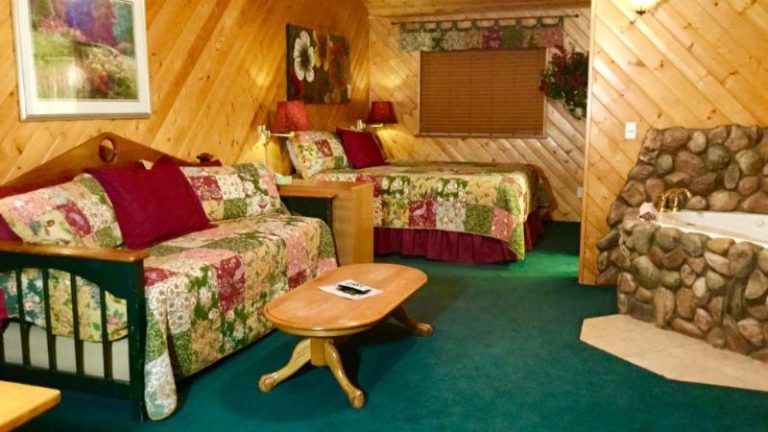 Giant Oaks Lodge