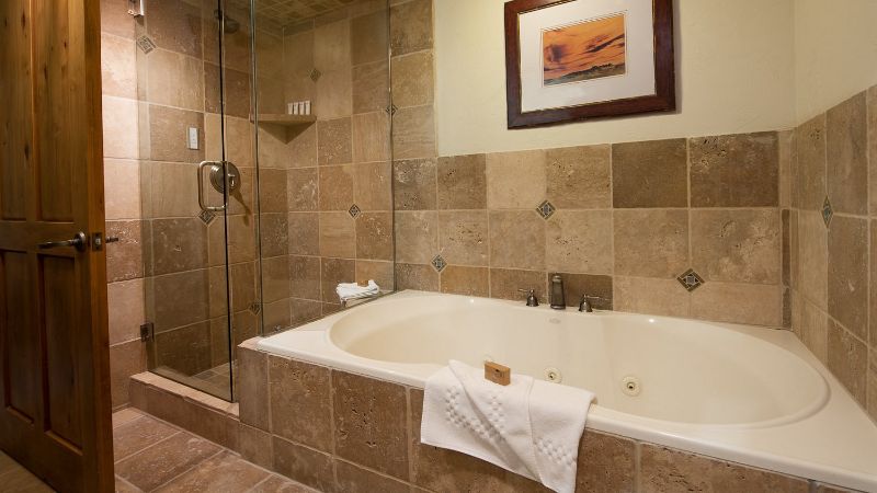 Grand Summit Hotel