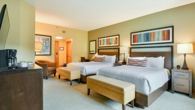 Grand Summit Hotel