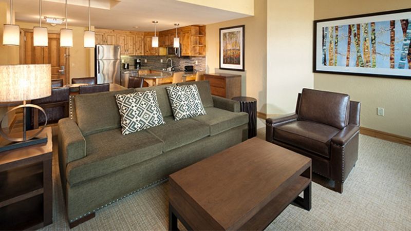 Grand Summit Hotel, room with private jacuzzi, photo 3