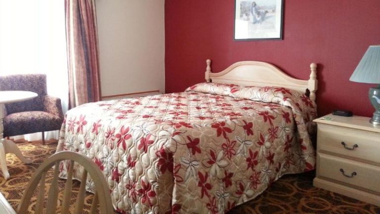 Granite Town Hotel