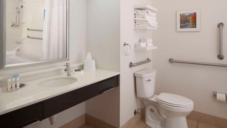 Hampton Inn Charleston-Southridge
