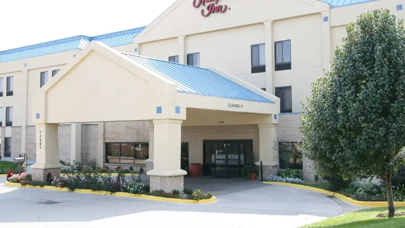 Hampton Inn Olathe, room with private jacuzzi, photo 4