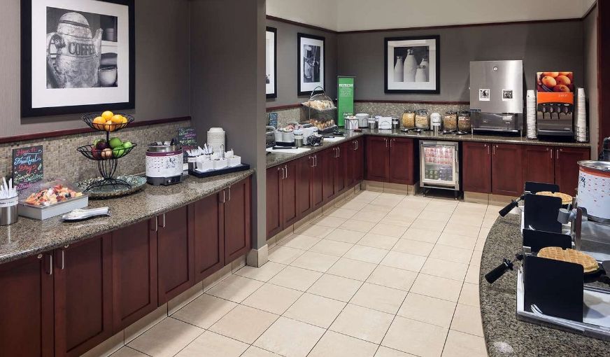 Hampton Inn & Suites Oklahoma City-Bricktown, room with private jacuzzi, photo 7