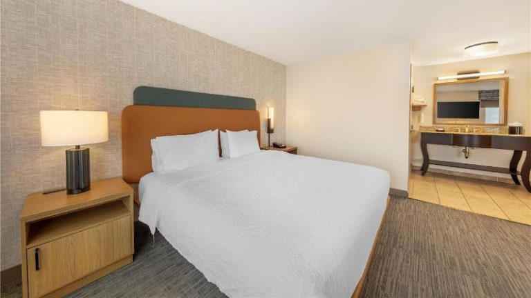 Hampton Inn & Suites Moreno Valley