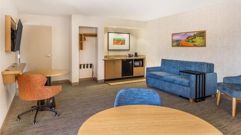 Hampton Inn & Suites Moreno Valley