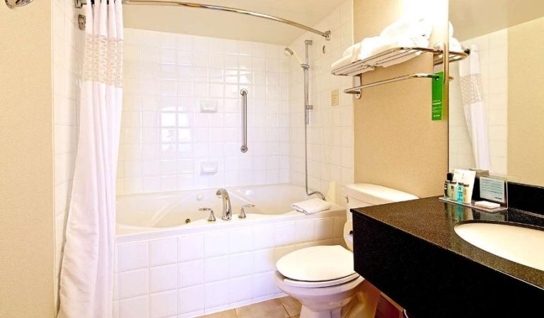 Hampton Inn & Suites by Hilton Vancouver-Downtown