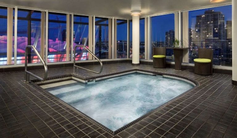 Hampton Inn & Suites by Hilton Vancouver-Downtown
