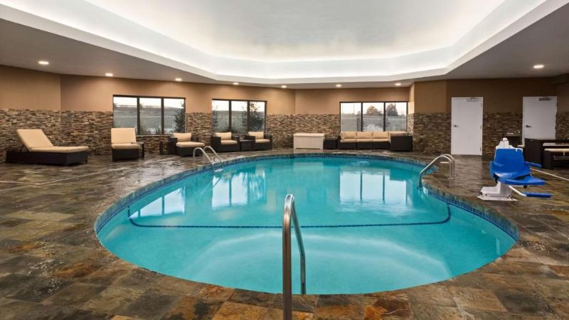 Hampton Inn by Hilton Fort Smith, room with private jacuzzi, photo 6