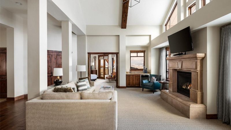 Hyatt Centric Park City, room with private jacuzzi, photo 4