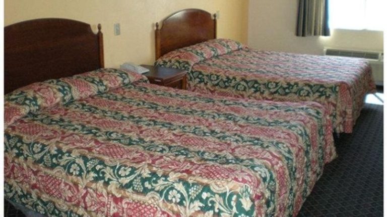 Passport Inn & Suites
