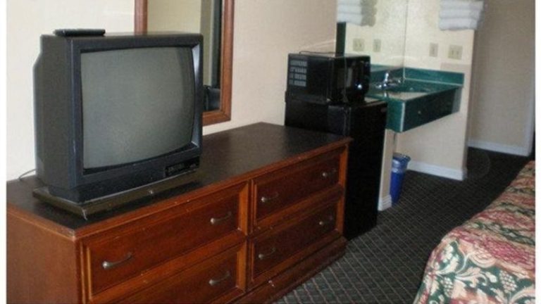 Passport Inn & Suites