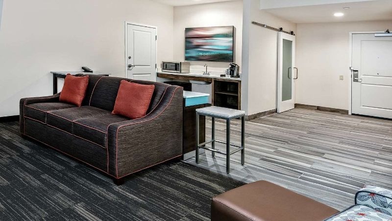 Hilton Garden Inn San Marcos, room with private jacuzzi, photo 4