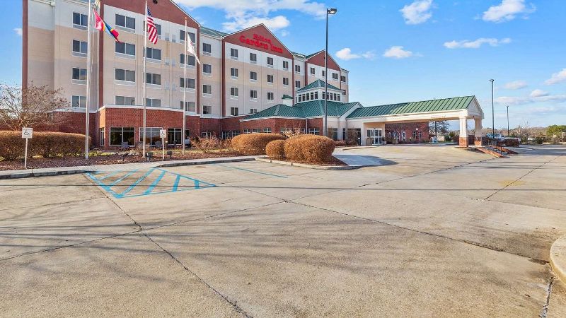 Hilton Garden Inn Starkville, room with private jacuzzi, photo 7