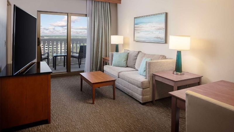Hilton St. Petersburg Carillon Park, room with private jacuzzi, photo 3