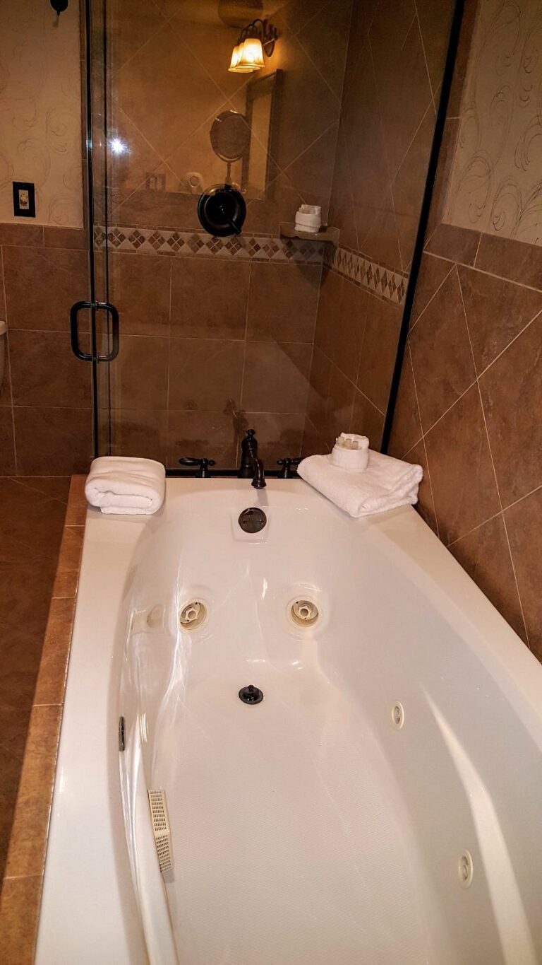 Holiday Inn Clark – Newark Area, an IHG Hotel