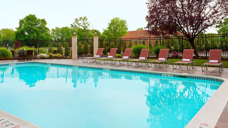 Holiday Inn Clark – Newark Area, an IHG Hotel, room with private jacuzzi, photo 6