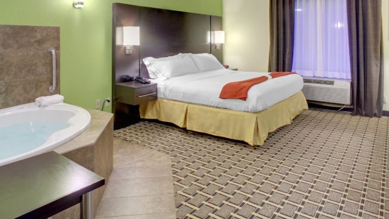 Holiday Inn Express & Suites Charleston NW – Cross Lanes, an IHG Hotel
