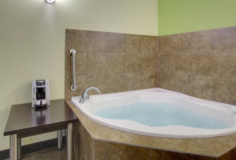 Holiday Inn Express & Suites Charleston NW – Cross Lanes, an IHG Hotel