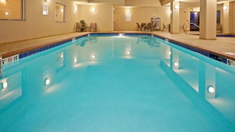 Holiday Inn Express & Suites Ripley