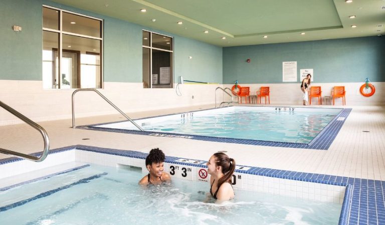 Holiday Inn Express & Suites West Edmonton-Mall Area, an IHG Hotel