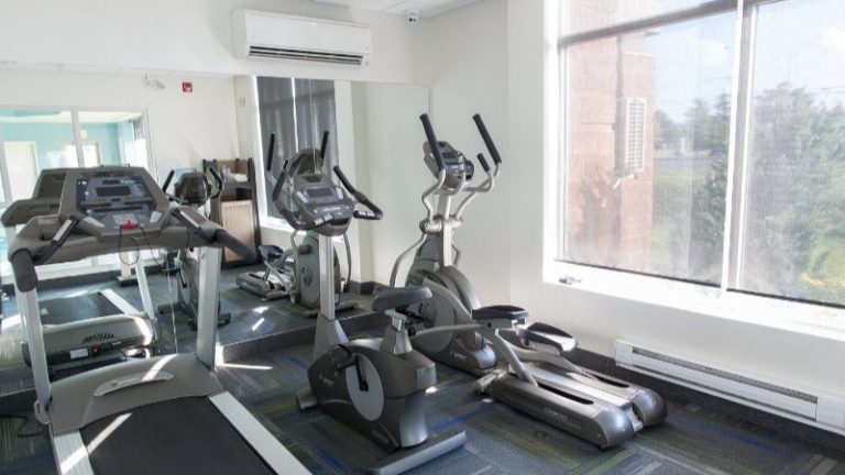 Holiday Inn Express & Suites Brampton, an IHG Hotel