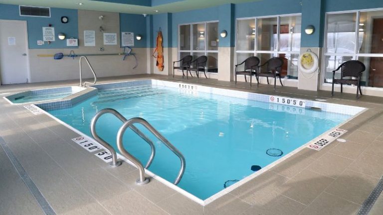 Holiday Inn Express & Suites Brampton, an IHG Hotel