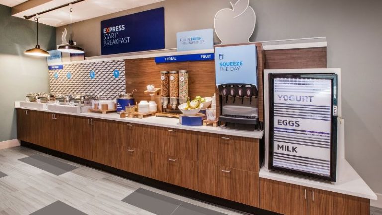 Holiday Inn Express & Suites Brampton, an IHG Hotel