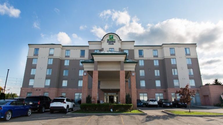 Holiday Inn Express & Suites Brampton, an IHG Hotel
