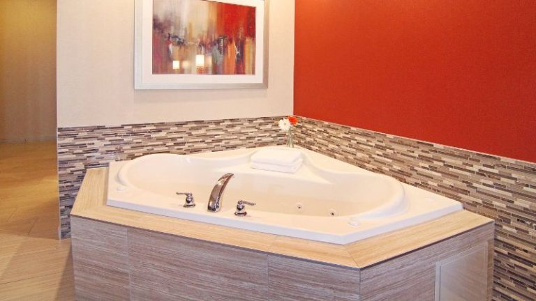 Holiday Inn Express and Suites Calgary University, an IHG Hotel