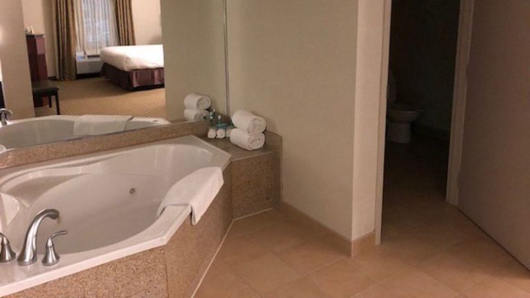 Holiday Inn Express & Suites Ottawa Airport, an IHG Hotel