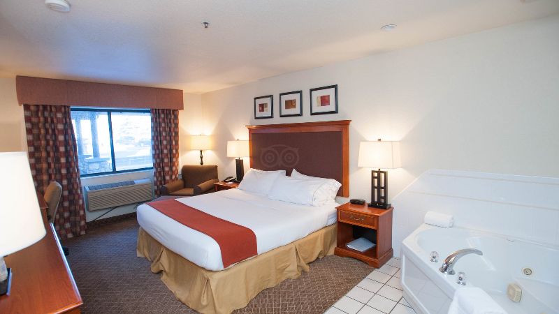 Holiday Inn Express & Suites Park City, an IHG Hotel