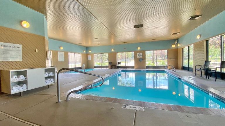 Holiday Inn Express & Suites Park City, an IHG Hotel