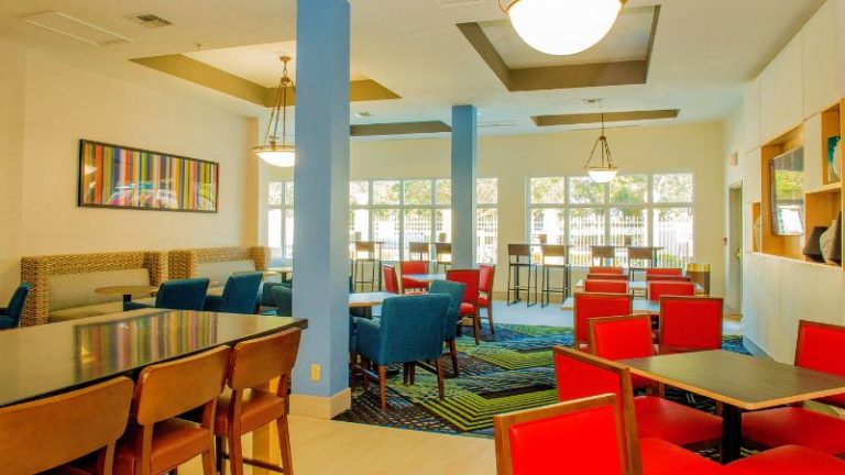 Holiday Inn Express & Suites St. Petersburg North (I-275), an IHG Hotel