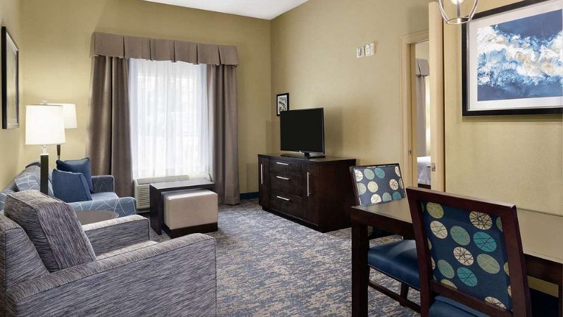 Homewood Suites by Hilton Fort Smith, room with private jacuzzi, photo 4