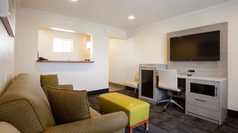 Hotel Aspen Flagstaff/ Grand Canyon InnSuites, photo 3