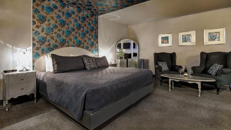 Hotel & Suites Monte-Cristo, room with private jacuzzi, photo 5