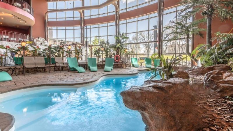 Hotel Universel Quebec, room with private jacuzzi, photo 6