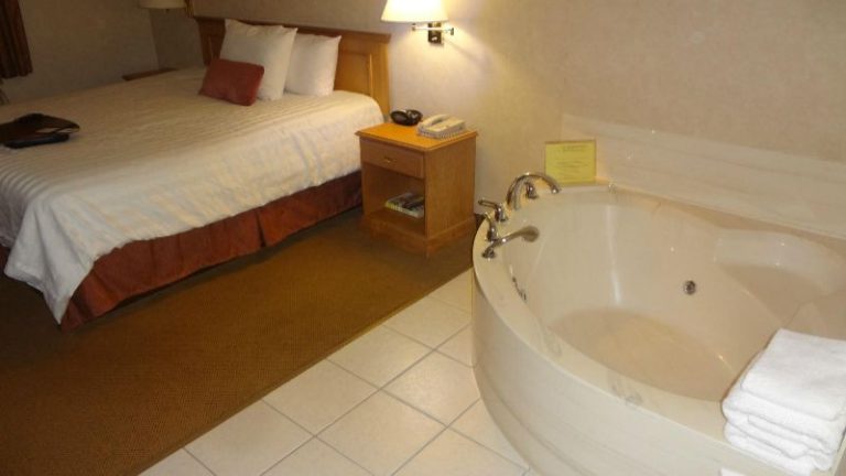 Humphry Inn & Suites