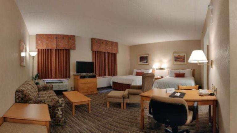 Humphry Inn & Suites