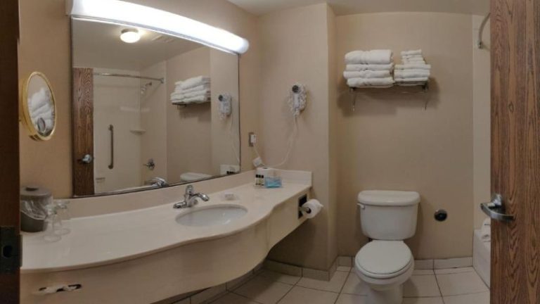 Humphry Inn & Suites