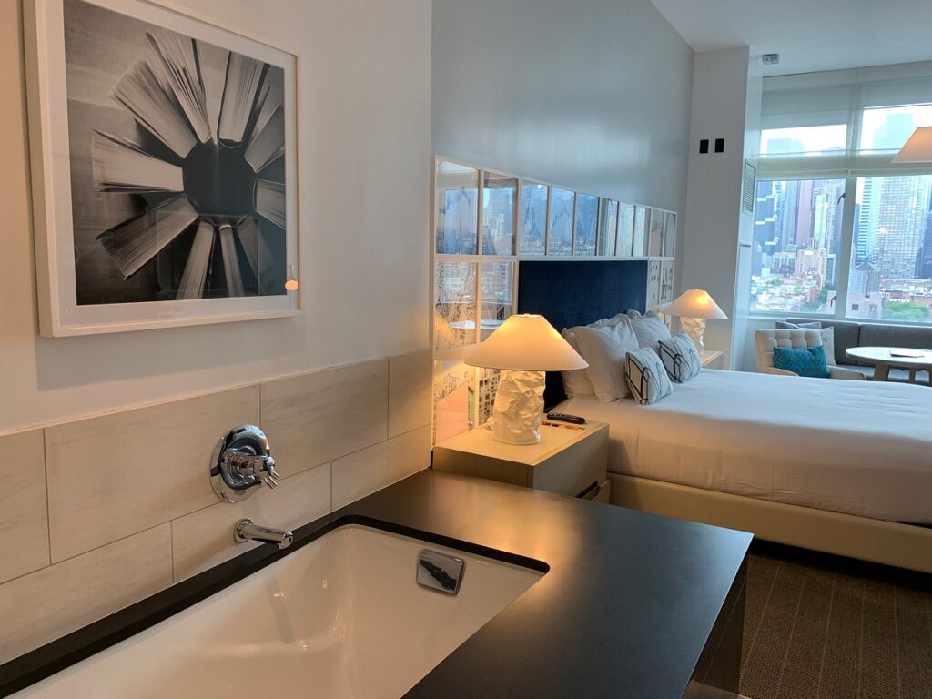 Ink 48 Hotel, room with private jacuzzi, photo 2